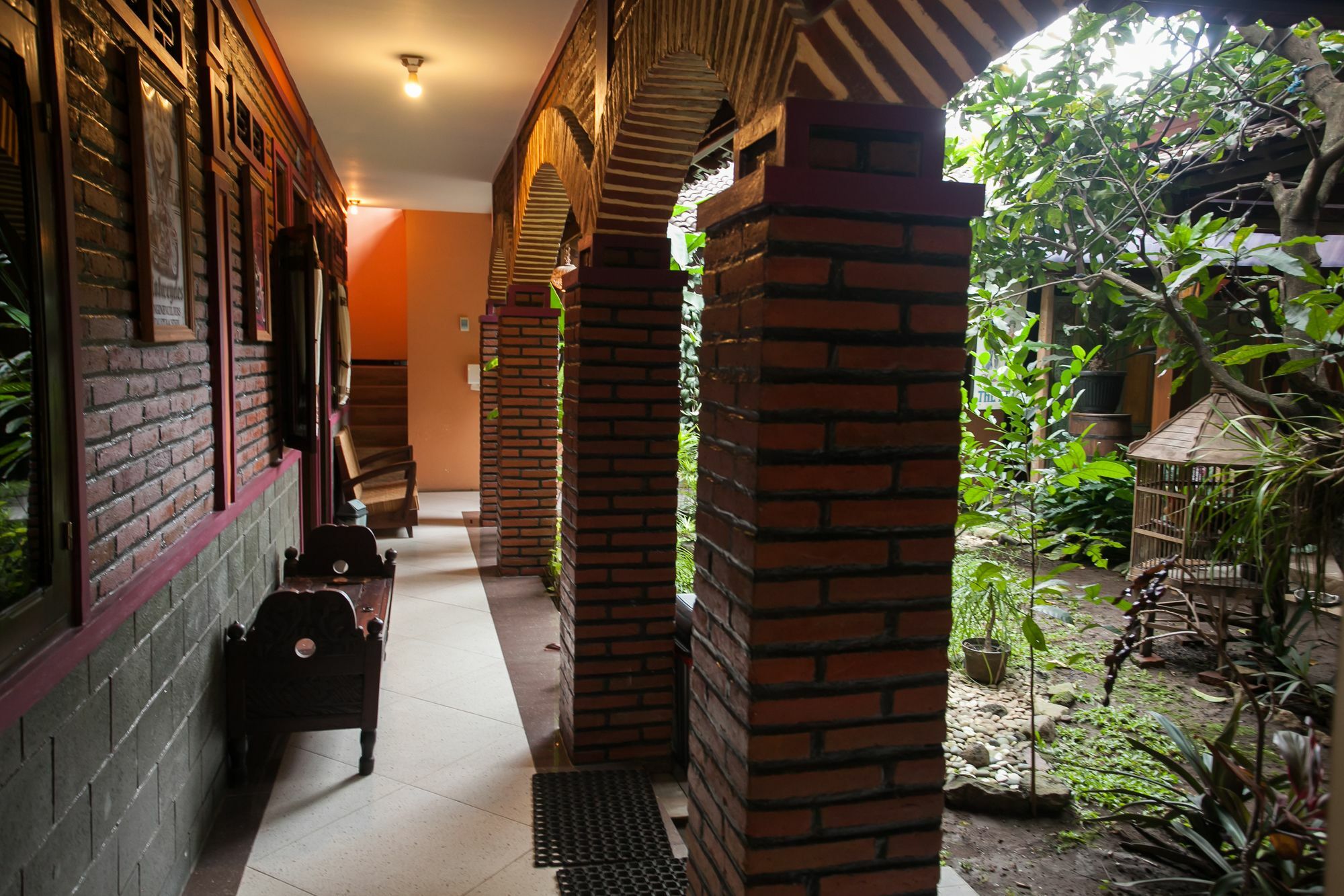 Hotel Reddoorz At Omah Wetan Sawojajar Malang Extérieur photo